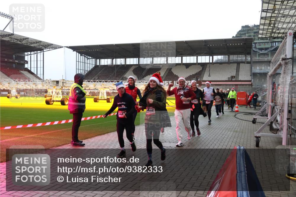 07.12.2025 - St. Pauli X-Mass-Run No. 15 Luisa Fischer http://msf.ph/oto/9382333 07.12.2025 10:48:58 Ziel 444, 1267, 4598, 2233, 233, 290, 577, 590, 592, 633, 876, 935, 1009, 1087, 1188, 1189, 1195, 1265, 1267, 1515, 1516, 1517, 1521, 1895, 2028, 2146, 2147, 2232, 2233, 2235, 2239, 2241, 2268, 2269, 2339, 2501, 2512, 2515, 2796, 2797, 2803, 3017, 3018, 3019, 3346, 3598, 4229, 4447, 4598 meine-sportfotos.de
