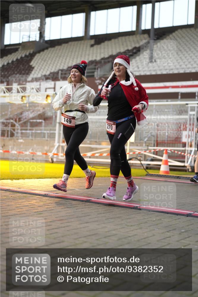 07.12.2025 - St. Pauli X-Mass-Run No. 15 Patografie http://msf.ph/oto/9382352 07.12.2025 10:21:21 Ziel 149, 270, 1326, 2173, 2927, 3062, 3091, 3384, 3540, 3541, 3848, 3849, 3988, 4117, 4169, 4170 meine-sportfotos.de