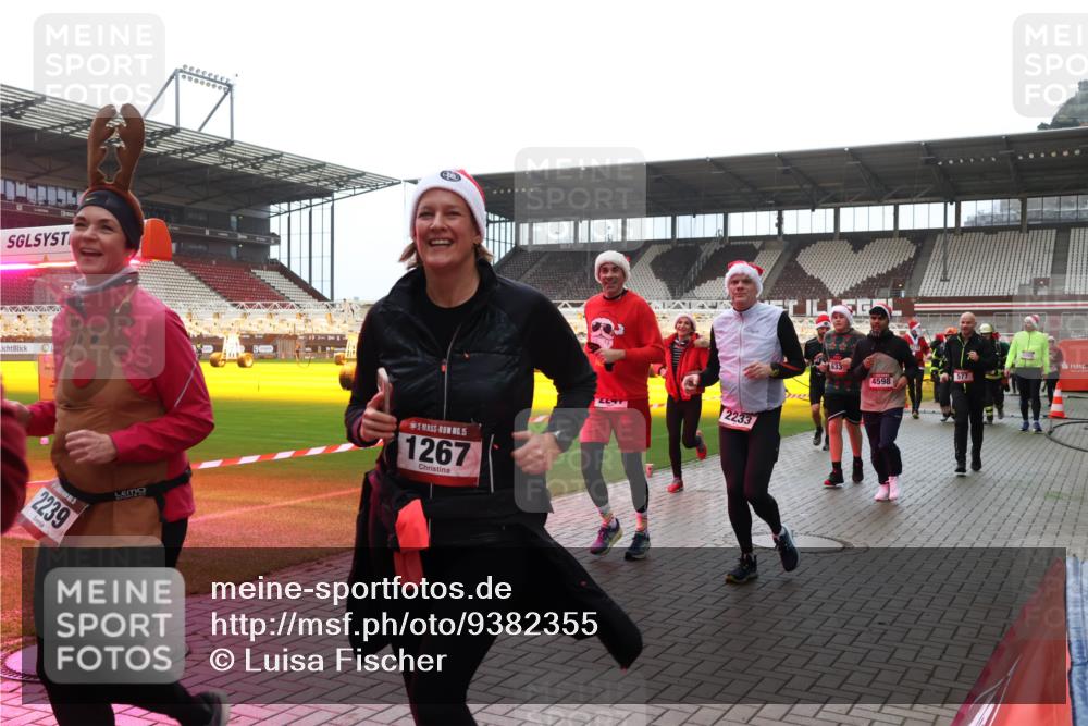 07.12.2025 - St. Pauli X-Mass-Run No. 15 Luisa Fischer http://msf.ph/oto/9382355 07.12.2025 10:49:01 Ziel 2239, 15, 1267, 2233, 633, 577, 4598, 233, 290, 577, 590, 592, 633, 876, 935, 1009, 1087, 1188, 1189, 1195, 1265, 1267, 1515, 1516, 1517, 1521, 1895, 2028, 2232, 2233, 2235, 2239, 2241, 2268, 2269, 2339, 2501, 2512, 2515, 2796, 2797, 2803, 3017, 3018, 3019, 3346, 3598, 4229, 4447, 4598 meine-sportfotos.de
