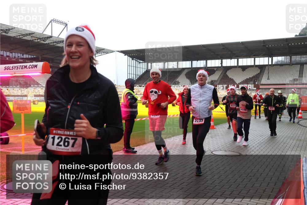 07.12.2025 - St. Pauli X-Mass-Run No. 15 Luisa Fischer http://msf.ph/oto/9382357 07.12.2025 10:49:01 Ziel 5, 1267, 2233, 633, 577, 4598, 233, 290, 577, 590, 592, 633, 876, 935, 1009, 1087, 1188, 1189, 1195, 1265, 1267, 1515, 1516, 1517, 1521, 1895, 2028, 2232, 2233, 2235, 2239, 2241, 2268, 2269, 2339, 2501, 2512, 2515, 2796, 2797, 2803, 3017, 3018, 3019, 3346, 3598, 4229, 4447, 4598 meine-sportfotos.de