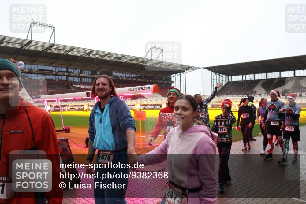 07.12.2025 - St. Pauli X-Mass-Run No. 15 Luisa Fischer http://msf.ph/oto/9382368 07.12.2025 11:22:32 Ziel 15, 1, 5, 2474, 15, 2473, 1902, 2197, 1907, 241, 232, 1284, 1297, 1775, 1779, 1904, 1939, 2812, 3474, 3475, 3820, 3821 meine-sportfotos.de