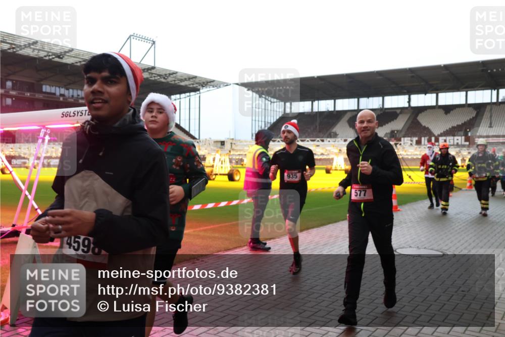 07.12.2025 - St. Pauli X-Mass-Run No. 15 Luisa Fischer http://msf.ph/oto/9382381 07.12.2025 10:49:04 Ziel 4590, 935, 577, 233, 290, 379, 577, 590, 592, 633, 876, 935, 1009, 1019, 1087, 1188, 1189, 1265, 1267, 1515, 1516, 1517, 1521, 1895, 2028, 2232, 2233, 2235, 2239, 2241, 2268, 2269, 2339, 2501, 2512, 2515, 2796, 2797, 2803, 3017, 3018, 3019, 3346, 3598, 4229, 4447, 4598 meine-sportfotos.de