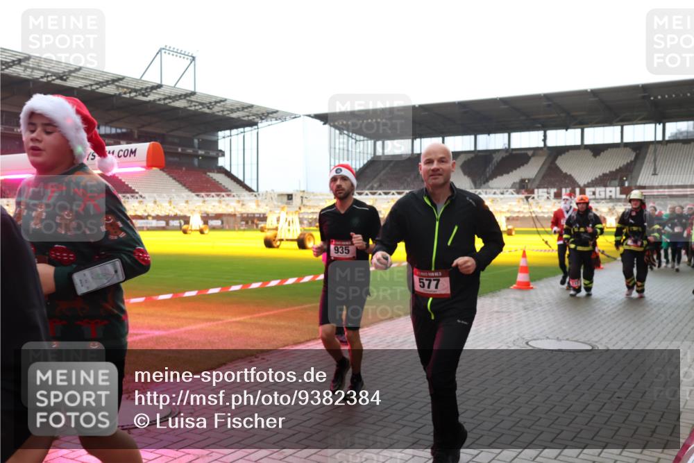 07.12.2025 - St. Pauli X-Mass-Run No. 15 Luisa Fischer http://msf.ph/oto/9382384 07.12.2025 10:49:04 Ziel 15, 935, 577, 233, 290, 379, 577, 590, 592, 633, 876, 935, 1009, 1019, 1087, 1188, 1189, 1265, 1267, 1515, 1516, 1517, 1521, 1895, 2028, 2232, 2233, 2235, 2239, 2241, 2268, 2269, 2339, 2501, 2512, 2515, 2796, 2797, 2803, 3017, 3018, 3019, 3346, 3598, 4229, 4447, 4598 meine-sportfotos.de