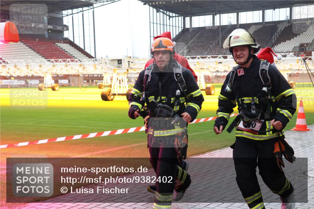 07.12.2025 - St. Pauli X-Mass-Run No. 15 Luisa Fischer http://msf.ph/oto/9382402 07.12.2025 10:49:08 Ziel 2928, 0, 233, 290, 379, 577, 590, 592, 633, 876, 935, 1009, 1019, 1087, 1164, 1166, 1188, 1189, 1265, 1267, 1515, 1516, 1517, 1521, 1895, 2232, 2233, 2235, 2239, 2241, 2268, 2269, 2512, 2515, 2796, 2797, 2803, 3017, 3019, 3346, 4447, 4598 meine-sportfotos.de