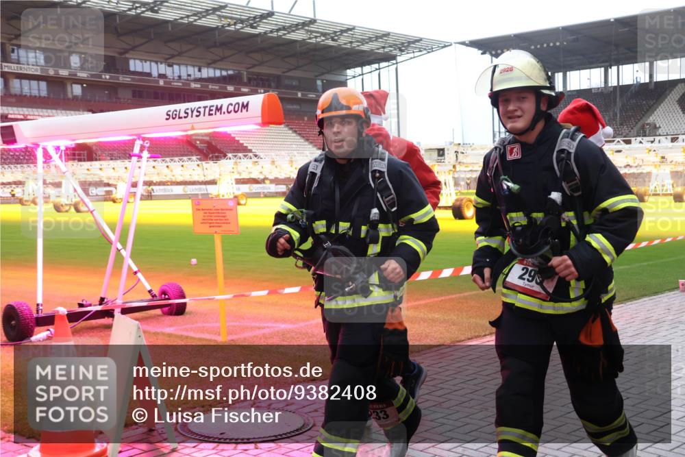 07.12.2025 - St. Pauli X-Mass-Run No. 15 Luisa Fischer http://msf.ph/oto/9382408 07.12.2025 10:49:08 Ziel 33, 2928, 29, 233, 290, 379, 577, 590, 592, 633, 876, 935, 1009, 1019, 1087, 1164, 1166, 1188, 1189, 1265, 1267, 1515, 1516, 1517, 1521, 1895, 2232, 2233, 2235, 2239, 2241, 2268, 2269, 2512, 2515, 2796, 2797, 2803, 3017, 3019, 3346, 4447, 4598 meine-sportfotos.de