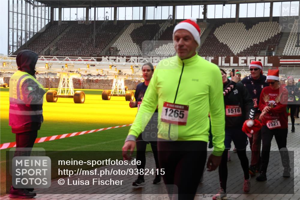 07.12.2025 - St. Pauli X-Mass-Run No. 15 Luisa Fischer http://msf.ph/oto/9382415 07.12.2025 10:49:10 Ziel 20, 1265, 1516, 1521, 269, 233, 290, 379, 577, 590, 592, 633, 876, 935, 1009, 1019, 1087, 1164, 1166, 1188, 1189, 1265, 1267, 1515, 1516, 1517, 1521, 1895, 2232, 2233, 2235, 2239, 2241, 2268, 2269, 2512, 2515, 2796, 2797, 2803, 3017, 3019, 3346, 4447, 4598 meine-sportfotos.de