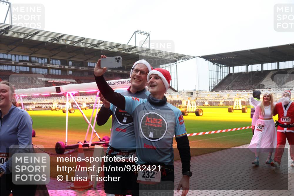07.12.2025 - St. Pauli X-Mass-Run No. 15 Luisa Fischer http://msf.ph/oto/9382421 07.12.2025 11:22:36 Ziel 15, 04, 24, 15, 232, 775, 1779, 1284, 1297, 1775, 1779, 1904, 1939, 2550, 2557, 2812, 2985, 3127, 3474, 3475, 3820, 3821 meine-sportfotos.de