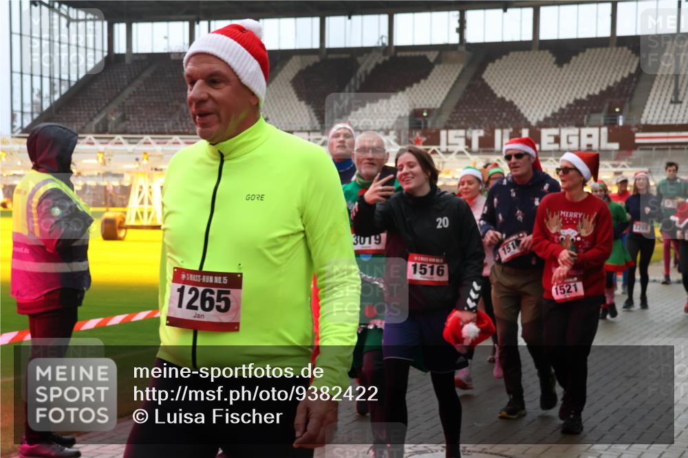 07.12.2025 - St. Pauli X-Mass-Run No. 15 Luisa Fischer http://msf.ph/oto/9382422 07.12.2025 10:49:11 Ziel 15, 1265, 20, 20, 3019, 1516, 151, 100, 1521, 2209, 233, 290, 379, 577, 590, 592, 633, 935, 1009, 1019, 1087, 1164, 1166, 1188, 1189, 1265, 1267, 1515, 1516, 1517, 1521, 1895, 2232, 2233, 2235, 2239, 2241, 2268, 2269, 2512, 2515, 2796, 2797, 2803, 3017, 3019, 3346, 4447, 4598 meine-sportfotos.de