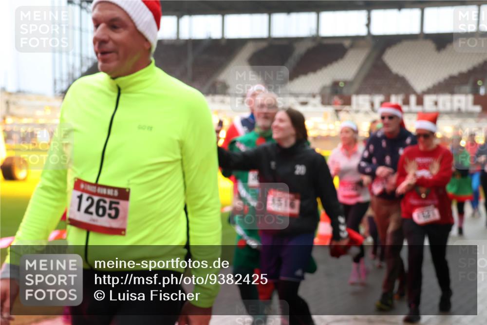 07.12.2025 - St. Pauli X-Mass-Run No. 15 Luisa Fischer http://msf.ph/oto/9382425 07.12.2025 10:49:11 Ziel 1265, 1516, 233, 290, 379, 577, 590, 592, 633, 935, 1009, 1019, 1087, 1164, 1166, 1188, 1189, 1265, 1267, 1515, 1516, 1517, 1521, 1895, 2232, 2233, 2235, 2239, 2241, 2268, 2269, 2512, 2515, 2796, 2797, 2803, 3017, 3019, 3346, 4447, 4598 meine-sportfotos.de