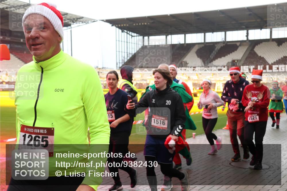 07.12.2025 - St. Pauli X-Mass-Run No. 15 Luisa Fischer http://msf.ph/oto/9382430 07.12.2025 10:49:12 Ziel 15, 1265, 15, 120, 1516, 3346, 1521, 233, 290, 379, 577, 590, 592, 633, 935, 1009, 1019, 1087, 1155, 1164, 1166, 1188, 1189, 1265, 1267, 1515, 1516, 1517, 1521, 1895, 2232, 2233, 2235, 2239, 2241, 2268, 2269, 2512, 2515, 2796, 2797, 2803, 3017, 3019, 3346, 4447, 4598 meine-sportfotos.de