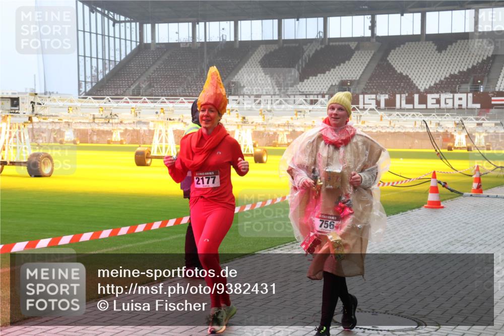 07.12.2025 - St. Pauli X-Mass-Run No. 15 Luisa Fischer http://msf.ph/oto/9382431 07.12.2025 10:12:34 Ziel 1, 5, 2177, 756, 756, 1070, 1072, 1074, 1077, 1389, 1526, 1687, 1688, 1833, 2177, 2906, 3761, 3767, 3870, 3909, 3932, 3935, 4658 meine-sportfotos.de