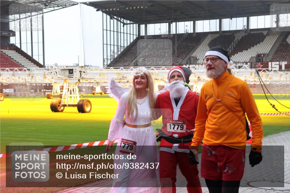 07.12.2025 - St. Pauli X-Mass-Run No. 15 Luisa Fischer http://msf.ph/oto/9382437 07.12.2025 11:22:37 Ziel 15, 1775, 15, 1779, 1284, 1297, 1391, 1775, 1779, 1904, 2550, 2557, 2812, 2985, 3127, 3474, 3475, 3820, 3821 meine-sportfotos.de