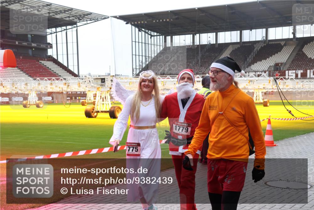 07.12.2025 - St. Pauli X-Mass-Run No. 15 Luisa Fischer http://msf.ph/oto/9382439 07.12.2025 11:22:38 Ziel 15, 1775, 15, 1779, 1284, 1297, 1349, 1391, 1431, 1775, 1779, 1904, 2550, 2557, 2812, 2985, 3127, 3474, 3475, 3820, 3821 meine-sportfotos.de
