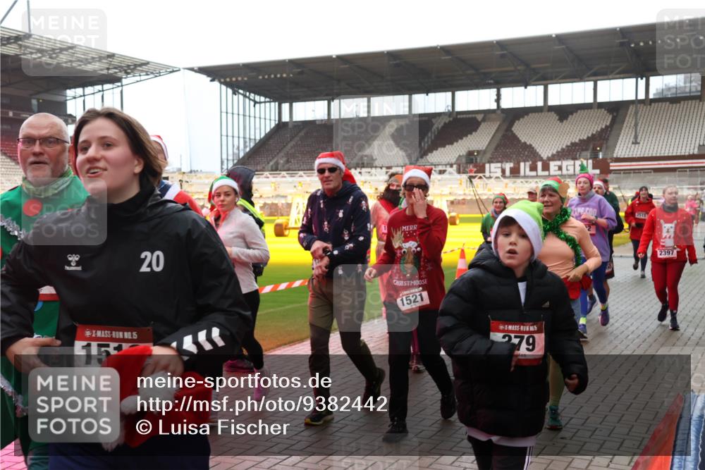 07.12.2025 - St. Pauli X-Mass-Run No. 15 Luisa Fischer http://msf.ph/oto/9382442 07.12.2025 10:49:13 Ziel 20, 15, 15, 1521, 279, 2515, 2397, 233, 290, 379, 577, 590, 592, 633, 935, 1009, 1019, 1087, 1155, 1164, 1166, 1188, 1189, 1265, 1267, 1515, 1516, 1517, 1521, 1895, 2232, 2233, 2235, 2239, 2241, 2268, 2269, 2512, 2515, 2796, 2797, 2803, 3017, 3019, 3346, 3369, 4447, 4598 meine-sportfotos.de