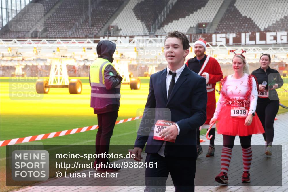 07.12.2025 - St. Pauli X-Mass-Run No. 15 Luisa Fischer http://msf.ph/oto/9382461 07.12.2025 11:22:45 Ziel 30, 1939, 1284, 520, 1284, 1297, 1349, 1391, 1431, 1775, 1779, 1904, 2550, 2557, 2812, 2985, 3127, 3474, 3475, 3820, 3821 meine-sportfotos.de
