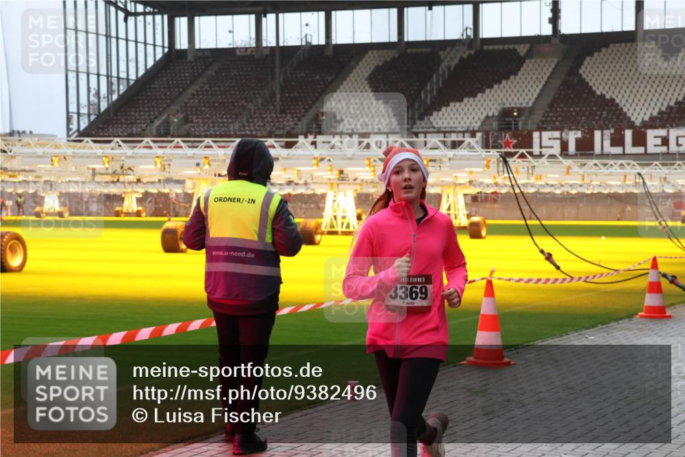 07.12.2025 - St. Pauli X-Mass-Run No. 15 Luisa Fischer http://msf.ph/oto/9382496 07.12.2025 10:49:21 Ziel 15, 3369, 191, 194, 233, 290, 379, 471, 577, 590, 592, 633, 935, 1009, 1019, 1087, 1155, 1164, 1166, 1188, 1189, 1370, 1372, 1515, 1516, 1517, 1521, 1895, 2232, 2268, 2269, 2512, 2515, 2921, 2933, 3017, 3019, 3346, 3369, 4598 meine-sportfotos.de