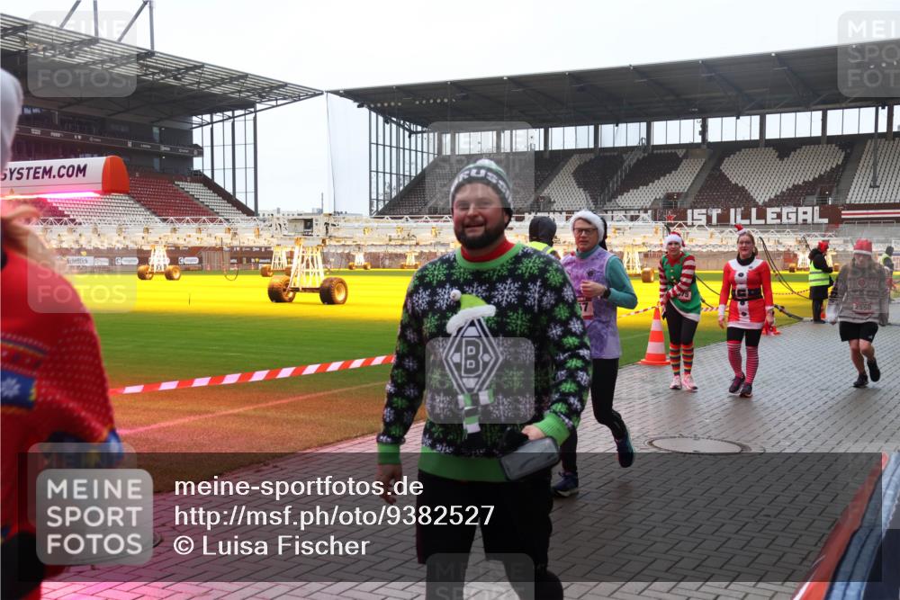 07.12.2025 - St. Pauli X-Mass-Run No. 15 Luisa Fischer http://msf.ph/oto/9382527 07.12.2025 11:22:57 Ziel 00, 2550, 520, 1018, 1349, 1391, 1431, 2550, 2557, 2812, 2985, 3127, 3474, 3475, 3820, 3821 meine-sportfotos.de