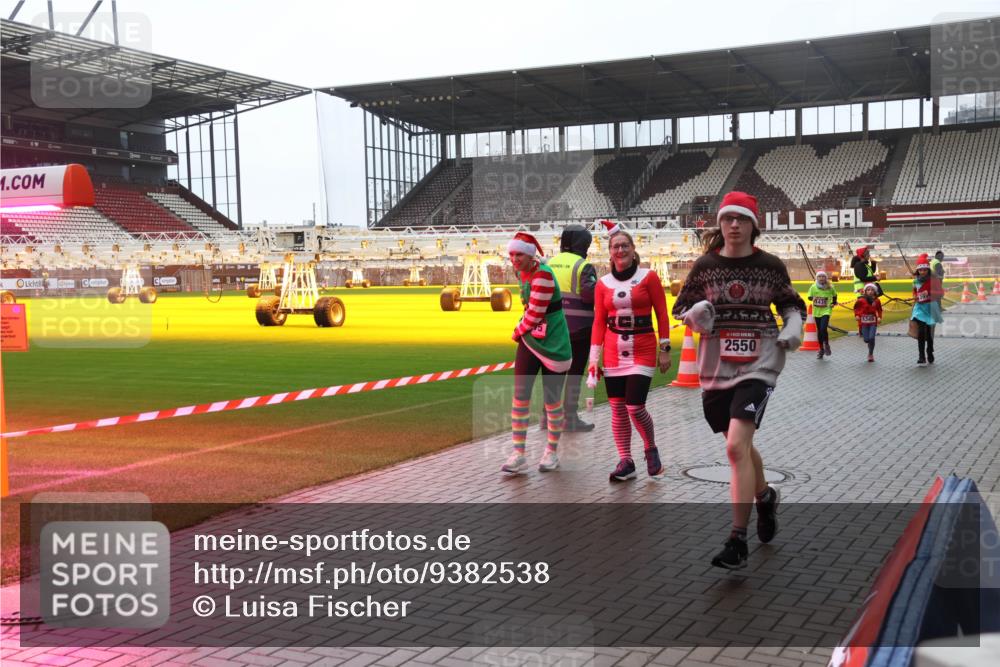 07.12.2025 - St. Pauli X-Mass-Run No. 15 Luisa Fischer http://msf.ph/oto/9382538 07.12.2025 11:22:59 Ziel 75, 2550, 520, 1018, 1349, 1391, 1431, 2550, 2557, 2812, 2985, 3127, 3474, 3475, 3820, 3821 meine-sportfotos.de