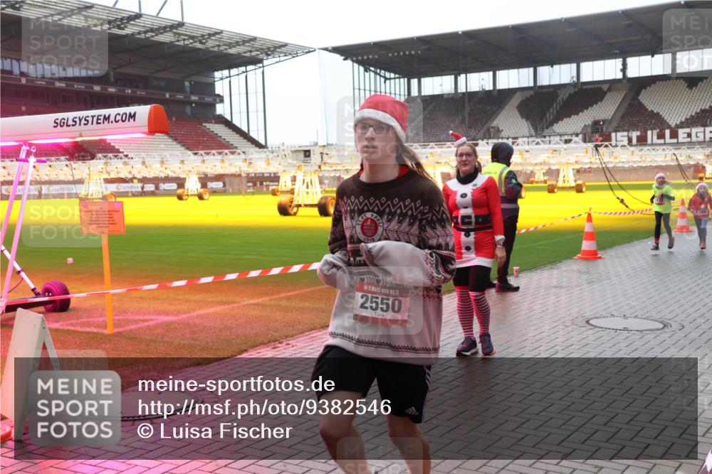 07.12.2025 - St. Pauli X-Mass-Run No. 15 Luisa Fischer http://msf.ph/oto/9382546 07.12.2025 11:23:00 Ziel 15, 2550, 1349, 520, 1018, 1349, 1391, 1431, 2550, 2557, 2812, 2985, 3127, 3474, 3475, 3820, 3821 meine-sportfotos.de