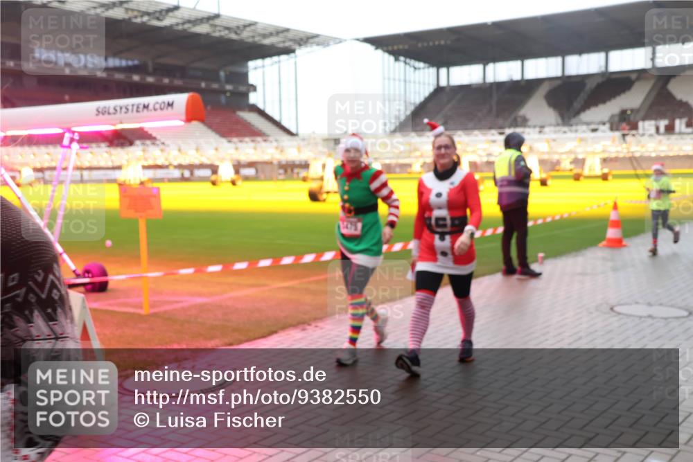 07.12.2025 - St. Pauli X-Mass-Run No. 15 Luisa Fischer http://msf.ph/oto/9382550 07.12.2025 11:23:01 Ziel 1, 520, 1018, 1349, 1391, 1431, 2550, 2557, 2812, 2985, 3127 meine-sportfotos.de