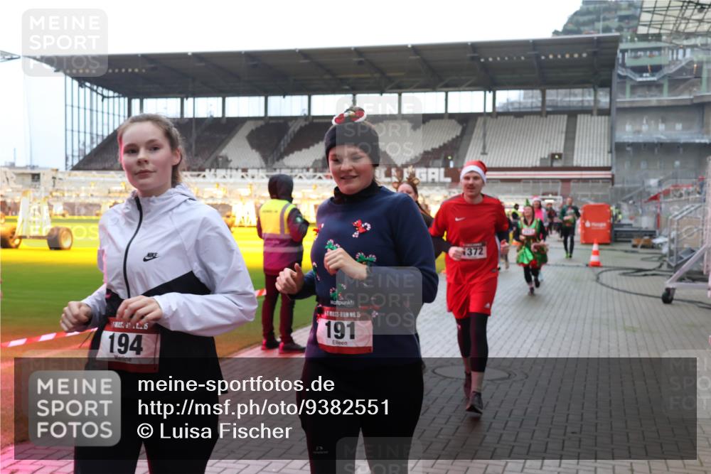 07.12.2025 - St. Pauli X-Mass-Run No. 15 Luisa Fischer http://msf.ph/oto/9382551 07.12.2025 10:49:39 Ziel 15, 194, 15, 191, 1372, 157, 191, 194, 379, 471, 590, 592, 890, 1019, 1155, 1164, 1166, 1179, 1273, 1274, 1370, 1372, 1663, 1895, 2299, 2301, 2421, 2512, 2515, 2764, 2765, 2921, 2933, 3366, 3369 meine-sportfotos.de