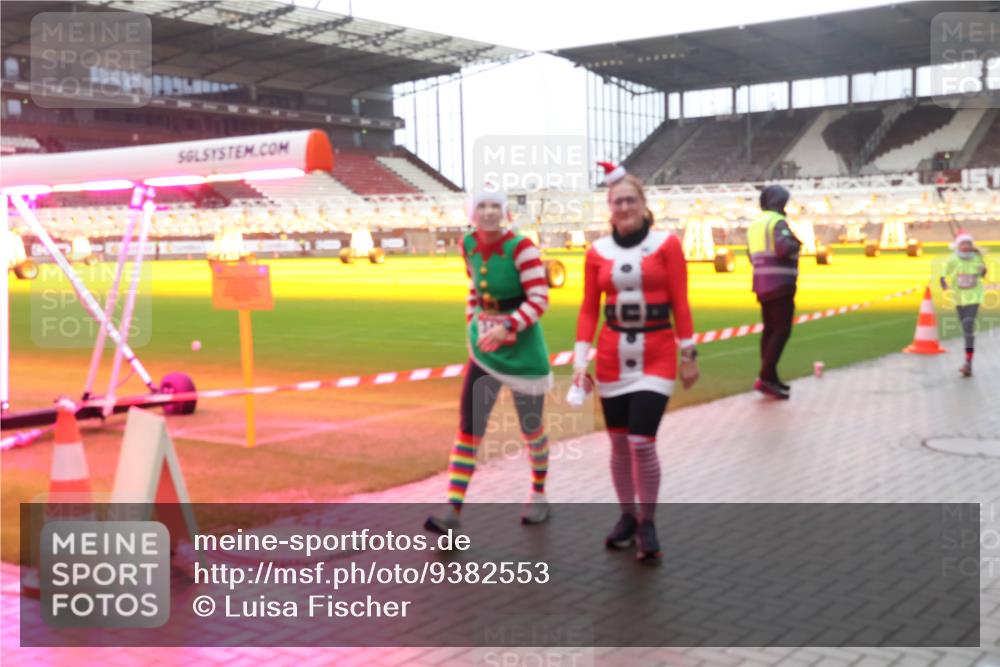 07.12.2025 - St. Pauli X-Mass-Run No. 15 Luisa Fischer http://msf.ph/oto/9382553 07.12.2025 11:23:01 Ziel 520, 1018, 1349, 1391, 1431, 2550, 2557, 2812, 2985, 3127 meine-sportfotos.de