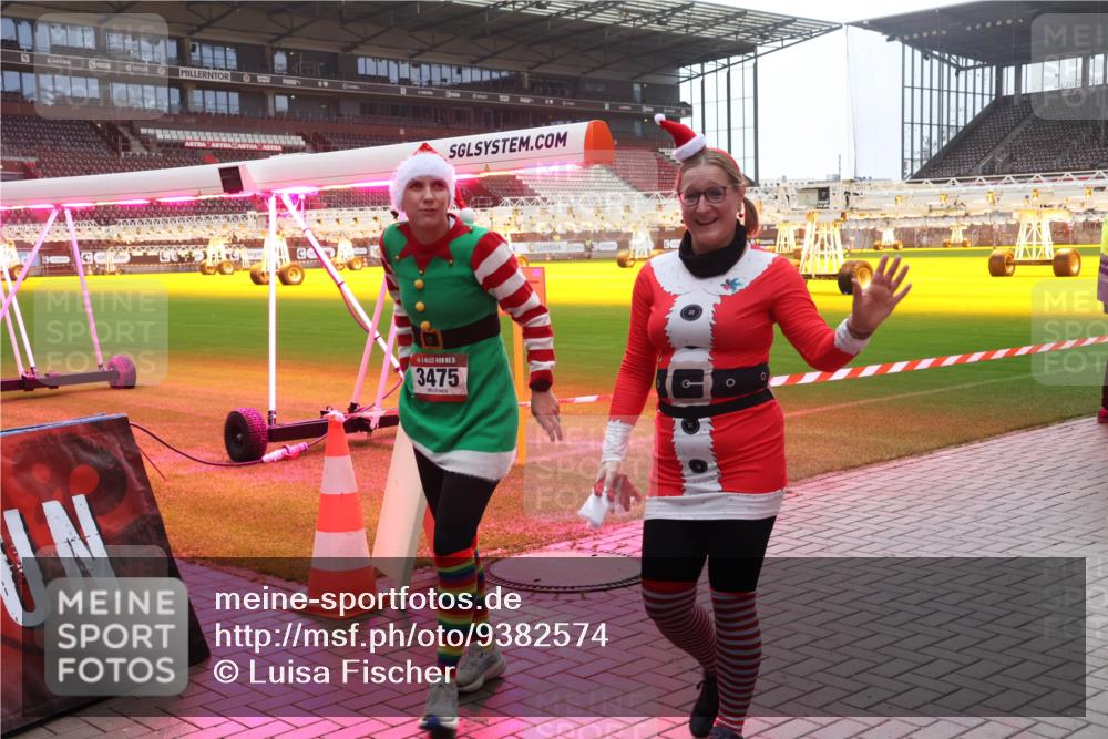 07.12.2025 - St. Pauli X-Mass-Run No. 15 Luisa Fischer http://msf.ph/oto/9382574 07.12.2025 11:23:02 Ziel 15, 3475, 520, 1018, 1349, 1391, 1431, 2550, 2557, 2812, 2985, 3127 meine-sportfotos.de