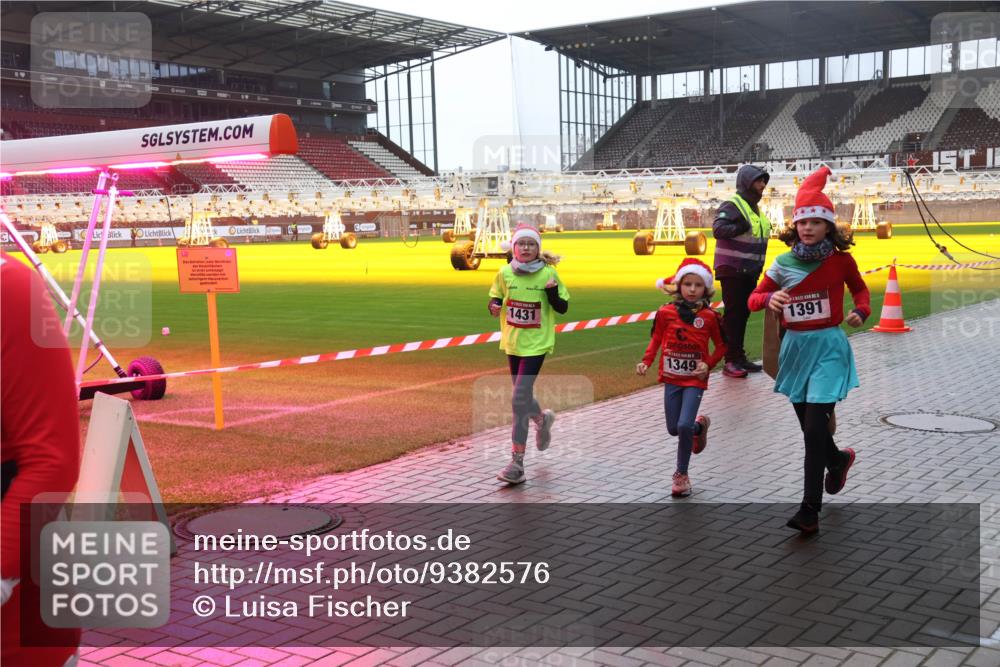 07.12.2025 - St. Pauli X-Mass-Run No. 15 Luisa Fischer http://msf.ph/oto/9382576 07.12.2025 11:23:04 Ziel 1431, 1349, 1391, 520, 1018, 1349, 1391, 1431, 2550, 2557, 2812, 2985, 3127 meine-sportfotos.de