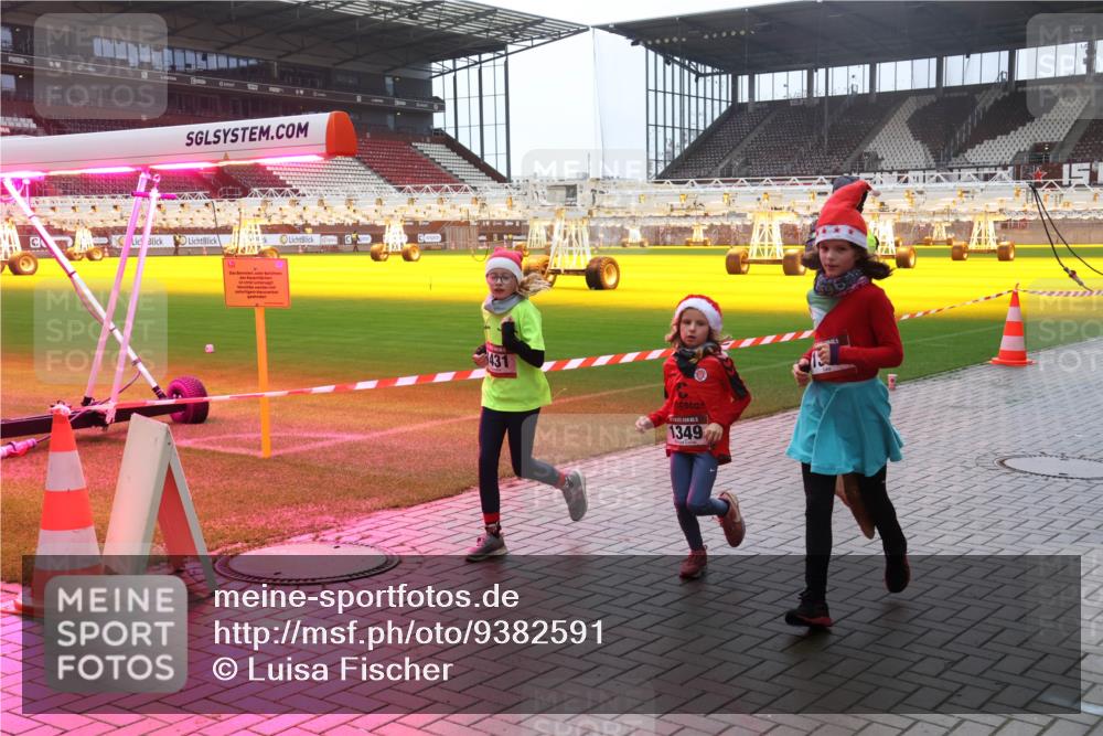 07.12.2025 - St. Pauli X-Mass-Run No. 15 Luisa Fischer http://msf.ph/oto/9382591 07.12.2025 11:23:04 Ziel 431, 1349, 520, 1018, 1349, 1391, 1431, 2550, 2557, 2812, 2985, 3127 meine-sportfotos.de