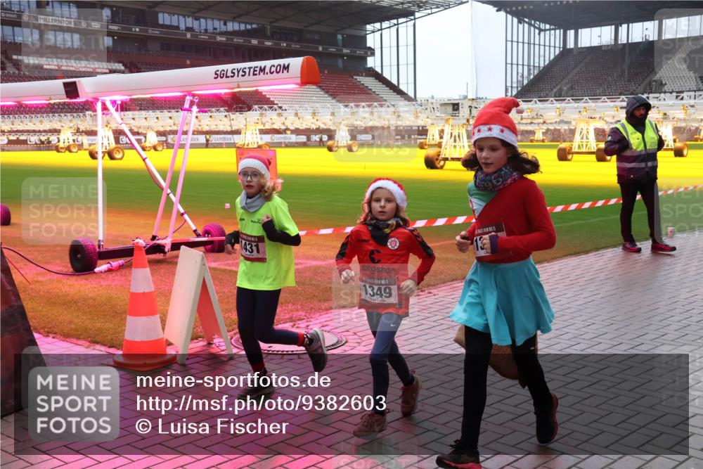 07.12.2025 - St. Pauli X-Mass-Run No. 15 Luisa Fischer http://msf.ph/oto/9382603 07.12.2025 11:23:05 Ziel 1431, 15, 1349, 15, 520, 1018, 1349, 1391, 1431, 2550, 2557, 2812, 2985, 3127 meine-sportfotos.de