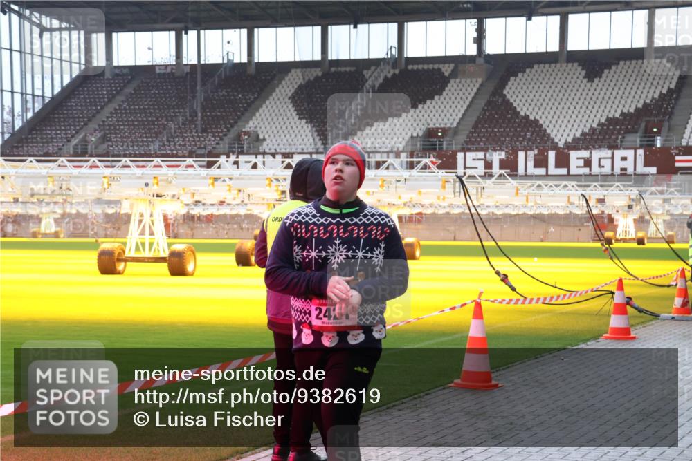07.12.2025 - St. Pauli X-Mass-Run No. 15 Luisa Fischer http://msf.ph/oto/9382619 07.12.2025 10:49:52 Ziel 24, 157, 191, 194, 471, 890, 1019, 1155, 1164, 1166, 1179, 1273, 1274, 1370, 1372, 1663, 2299, 2301, 2338, 2340, 2341, 2421, 2764, 2765, 2777, 2779, 2921, 2933, 3366, 3369, 3380 meine-sportfotos.de
