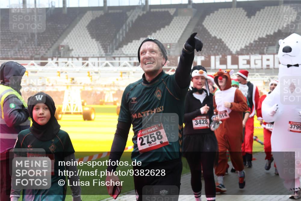 07.12.2025 - St. Pauli X-Mass-Run No. 15 Luisa Fischer http://msf.ph/oto/9382628 07.12.2025 10:13:14 Ziel 15, 2760, 15, 2758, 3428, 514, 3799, 9, 18, 80, 938, 1070, 1072, 1074, 1077, 1397, 1733, 2687, 2711, 2712, 2758, 2760, 2770, 3040, 3428, 3514, 3551, 3557, 3585, 3799, 3834, 3836, 4487 meine-sportfotos.de
