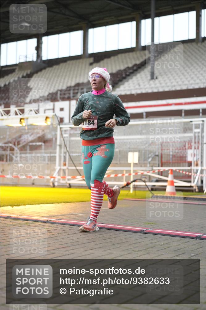 07.12.2025 - St. Pauli X-Mass-Run No. 15 Patografie http://msf.ph/oto/9382633 07.12.2025 10:22:15 Ziel 1371, 2184, 2817, 2818, 2819, 3431, 3736, 4771, 4774, 4781 meine-sportfotos.de