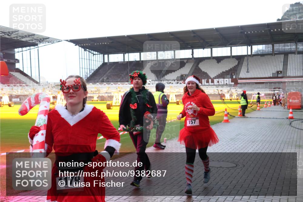 07.12.2025 - St. Pauli X-Mass-Run No. 15 Luisa Fischer http://msf.ph/oto/9382687 07.12.2025 10:50:00 Ziel 15, 1179, 157, 157, 191, 194, 471, 890, 916, 1035, 1155, 1179, 1232, 1273, 1274, 1370, 1372, 1663, 2100, 2201, 2299, 2301, 2338, 2340, 2341, 2421, 2764, 2765, 2777, 2779, 2921, 2933, 3030, 3366, 3369, 3380 meine-sportfotos.de