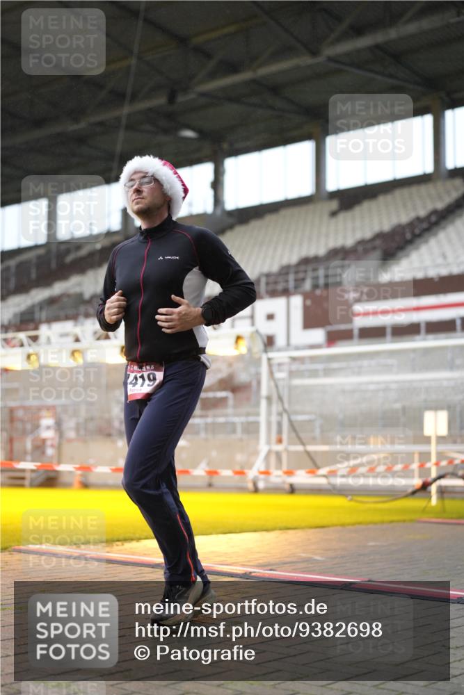 07.12.2025 - St. Pauli X-Mass-Run No. 15 Patografie http://msf.ph/oto/9382698 07.12.2025 10:22:38 Ziel 715, 739, 794, 1636, 4407, 4411, 4419, 4509, 4539 meine-sportfotos.de
