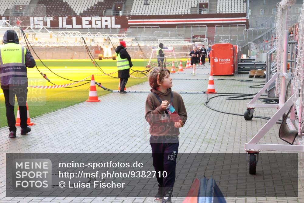 07.12.2025 - St. Pauli X-Mass-Run No. 15 Luisa Fischer http://msf.ph/oto/9382710 07.12.2025 11:23:36 Ziel 21, 69, 714, 1141, 2023, 2373, 2821, 2823, 3302, 4249, 4824 meine-sportfotos.de