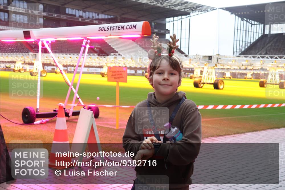 07.12.2025 - St. Pauli X-Mass-Run No. 15 Luisa Fischer http://msf.ph/oto/9382716 07.12.2025 11:23:42 Ziel 21, 69, 714, 1141, 2023, 2037, 2373, 2821, 2823, 3302, 4249, 4648, 4824 meine-sportfotos.de