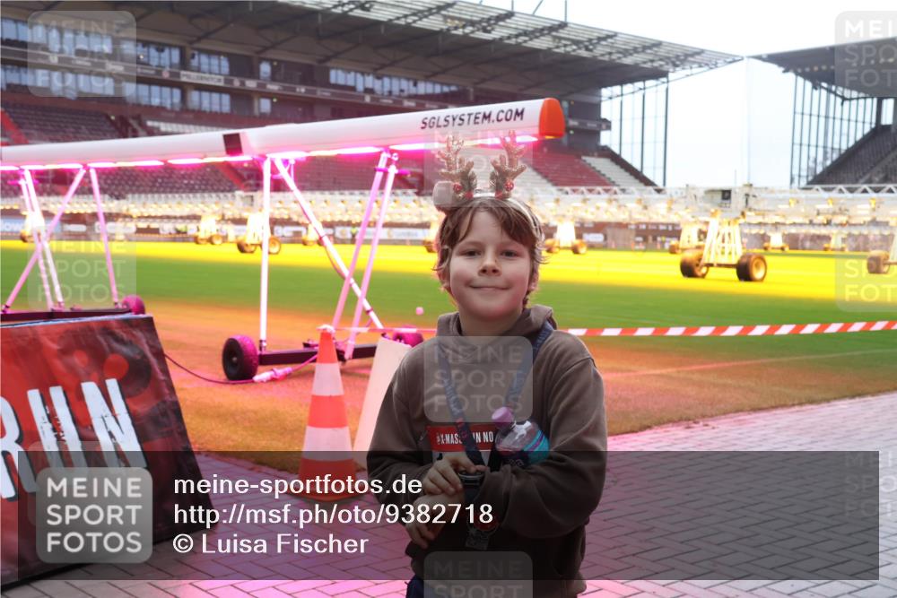 07.12.2025 - St. Pauli X-Mass-Run No. 15 Luisa Fischer http://msf.ph/oto/9382718 07.12.2025 11:23:42 Ziel 21, 69, 714, 1141, 2023, 2037, 2373, 2821, 2823, 3302, 4249, 4648, 4824 meine-sportfotos.de