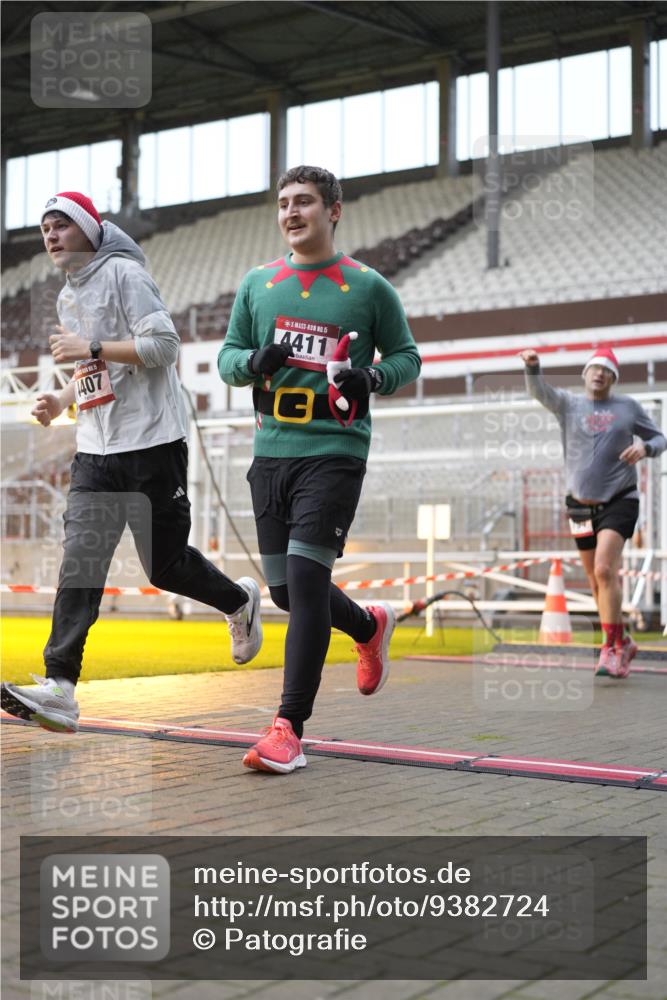 07.12.2025 - St. Pauli X-Mass-Run No. 15 Patografie http://msf.ph/oto/9382724 07.12.2025 10:22:41 Ziel 715, 739, 794, 1636, 3780, 4287, 4407, 4411, 4419, 4509, 4539 meine-sportfotos.de