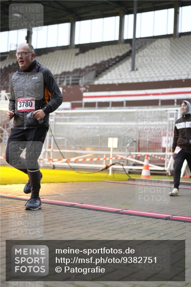 07.12.2025 - St. Pauli X-Mass-Run No. 15 Patografie http://msf.ph/oto/9382751 07.12.2025 10:22:44 Ziel 794, 3780, 4287, 4407, 4411, 4419, 4509, 4539 meine-sportfotos.de