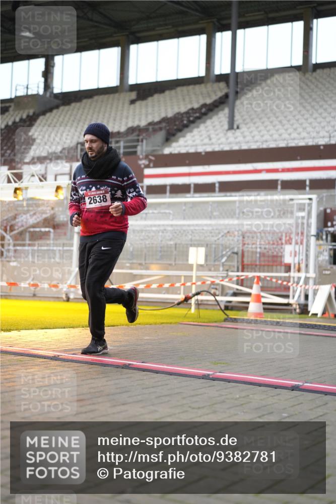 07.12.2025 - St. Pauli X-Mass-Run No. 15 Patografie http://msf.ph/oto/9382781 07.12.2025 10:22:50 Ziel 794, 2638, 3780, 4287, 4407, 4411, 4419, 4509, 4539 meine-sportfotos.de