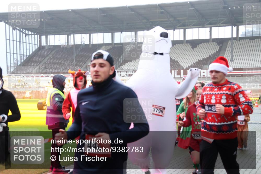 07.12.2025 - St. Pauli X-Mass-Run No. 15 Luisa Fischer http://msf.ph/oto/9382783 07.12.2025 10:13:16 Ziel 44, 3799, 77, 383, 18, 9, 18, 80, 938, 1070, 1072, 1074, 1077, 1397, 1733, 2687, 2711, 2712, 2758, 2760, 2770, 3040, 3428, 3514, 3551, 3557, 3585, 3588, 3589, 3799, 3834, 3836, 4487 meine-sportfotos.de