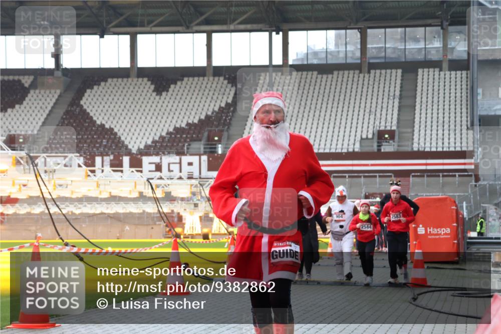 07.12.2025 - St. Pauli X-Mass-Run No. 15 Luisa Fischer http://msf.ph/oto/9382862 07.12.2025 10:50:53 Ziel 904, 2584, 2583, 40, 564, 904, 905, 1726, 1729, 1730, 2250, 2460, 2575, 2582, 2583, 2584, 2763, 3287, 3291, 3368, 4075, 4110, 4111, 4537, 4756, 4757, 4759, 4760, 4855 meine-sportfotos.de
