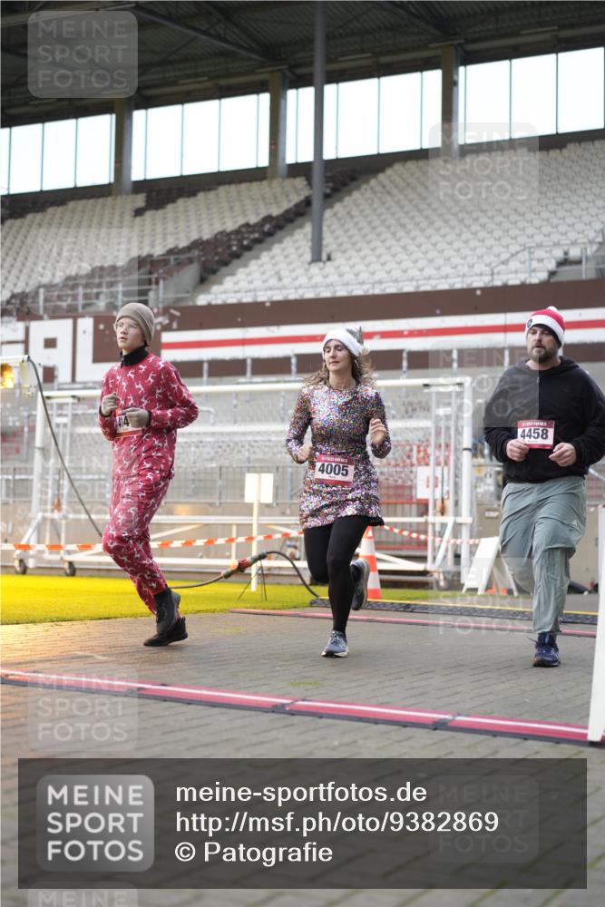 07.12.2025 - St. Pauli X-Mass-Run No. 15 Patografie http://msf.ph/oto/9382869 07.12.2025 10:23:16 Ziel 2508, 2511, 3052, 3078, 3079, 4005, 4141, 4458 meine-sportfotos.de