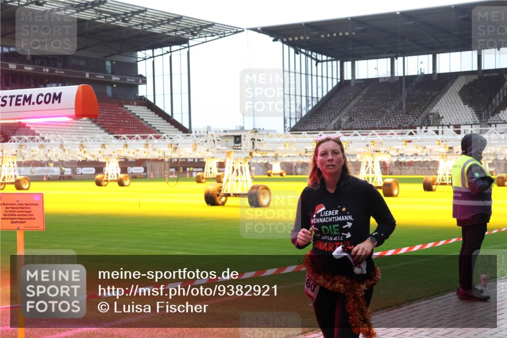 07.12.2025 - St. Pauli X-Mass-Run No. 15 Luisa Fischer http://msf.ph/oto/9382921 07.12.2025 10:51:19 Ziel 60, 249, 381, 564, 769, 1093, 1691, 1726, 1729, 1730, 2250, 2460, 2582, 2583, 2584, 2737, 2738, 2763, 3287, 3291, 3342, 3368, 4075, 4535, 4537, 4756, 4757, 4759, 4760, 4881 meine-sportfotos.de