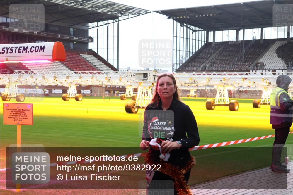 07.12.2025 - St. Pauli X-Mass-Run No. 15 Luisa Fischer http://msf.ph/oto/9382922 07.12.2025 10:51:20 Ziel 60, 249, 381, 564, 769, 1093, 1691, 1726, 1729, 1730, 2250, 2460, 2582, 2583, 2584, 2737, 2738, 2763, 3199, 3287, 3291, 3342, 3368, 4075, 4535, 4537, 4757, 4759, 4760, 4881 meine-sportfotos.de