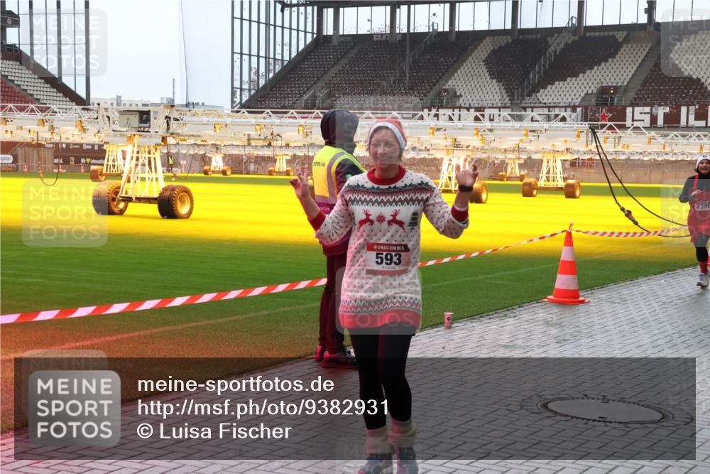 07.12.2025 - St. Pauli X-Mass-Run No. 15 Luisa Fischer http://msf.ph/oto/9382931 07.12.2025 11:24:38 Ziel 15, 593, 2386, 593, 672, 813, 1773, 2386, 2388, 2399, 2400, 2402, 2605, 2606, 2814, 2875, 2881, 3071, 3092, 3361, 4840, 4841 meine-sportfotos.de