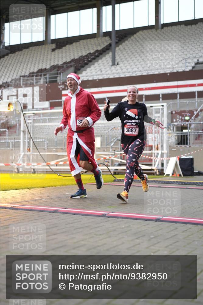 07.12.2025 - St. Pauli X-Mass-Run No. 15 Patografie http://msf.ph/oto/9382950 07.12.2025 10:23:31 Ziel 638, 3539, 3644, 3649, 3887, 3890, 4005, 4141, 4145, 4458, 4549 meine-sportfotos.de