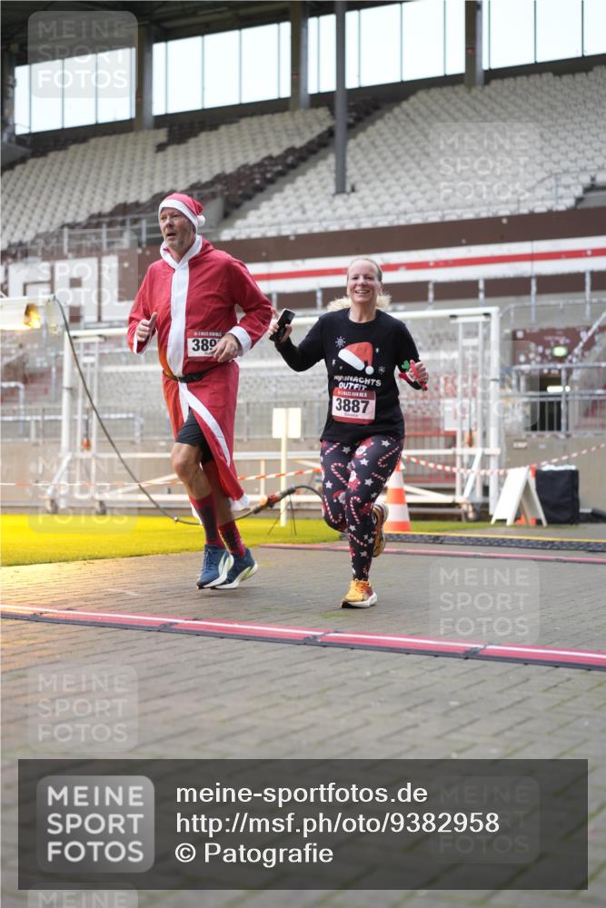 07.12.2025 - St. Pauli X-Mass-Run No. 15 Patografie http://msf.ph/oto/9382958 07.12.2025 10:23:31 Ziel 638, 3539, 3644, 3649, 3887, 3890, 4005, 4141, 4145, 4458, 4549 meine-sportfotos.de