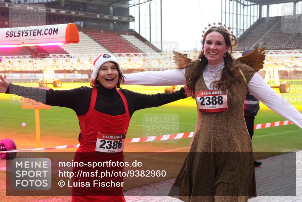 07.12.2025 - St. Pauli X-Mass-Run No. 15 Luisa Fischer http://msf.ph/oto/9382960 07.12.2025 11:24:43 Ziel 5, 2386, 15, 2388, 672, 813, 1320, 1773, 2386, 2388, 2399, 2400, 2402, 2448, 2480, 2605, 2606, 2814, 2852, 2875, 2881, 3092, 3194, 3361, 4840, 4841 meine-sportfotos.de